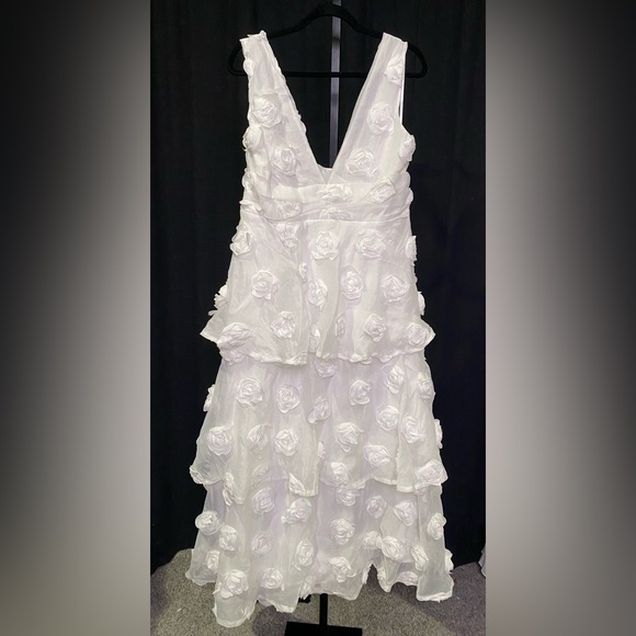 Lulu's “Exceptional Entrance” Tiered Rosette Midi Dress, Size XXL - Picture 7 of 11